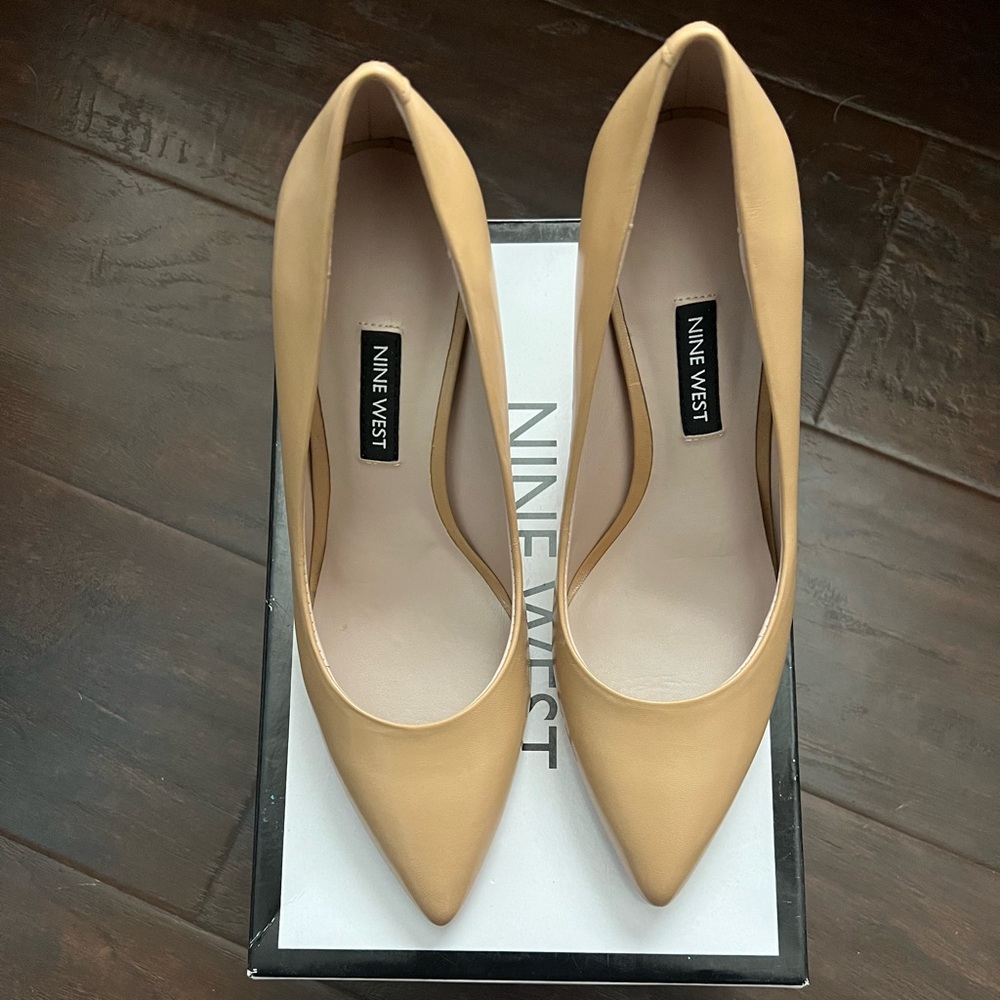 Brand New Nine West Nude Pumps - Sz7